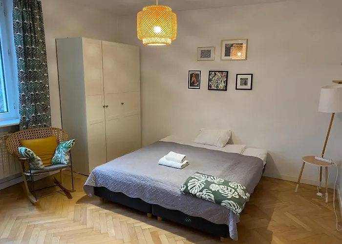 Slow Life Apartment Next To Metro Station