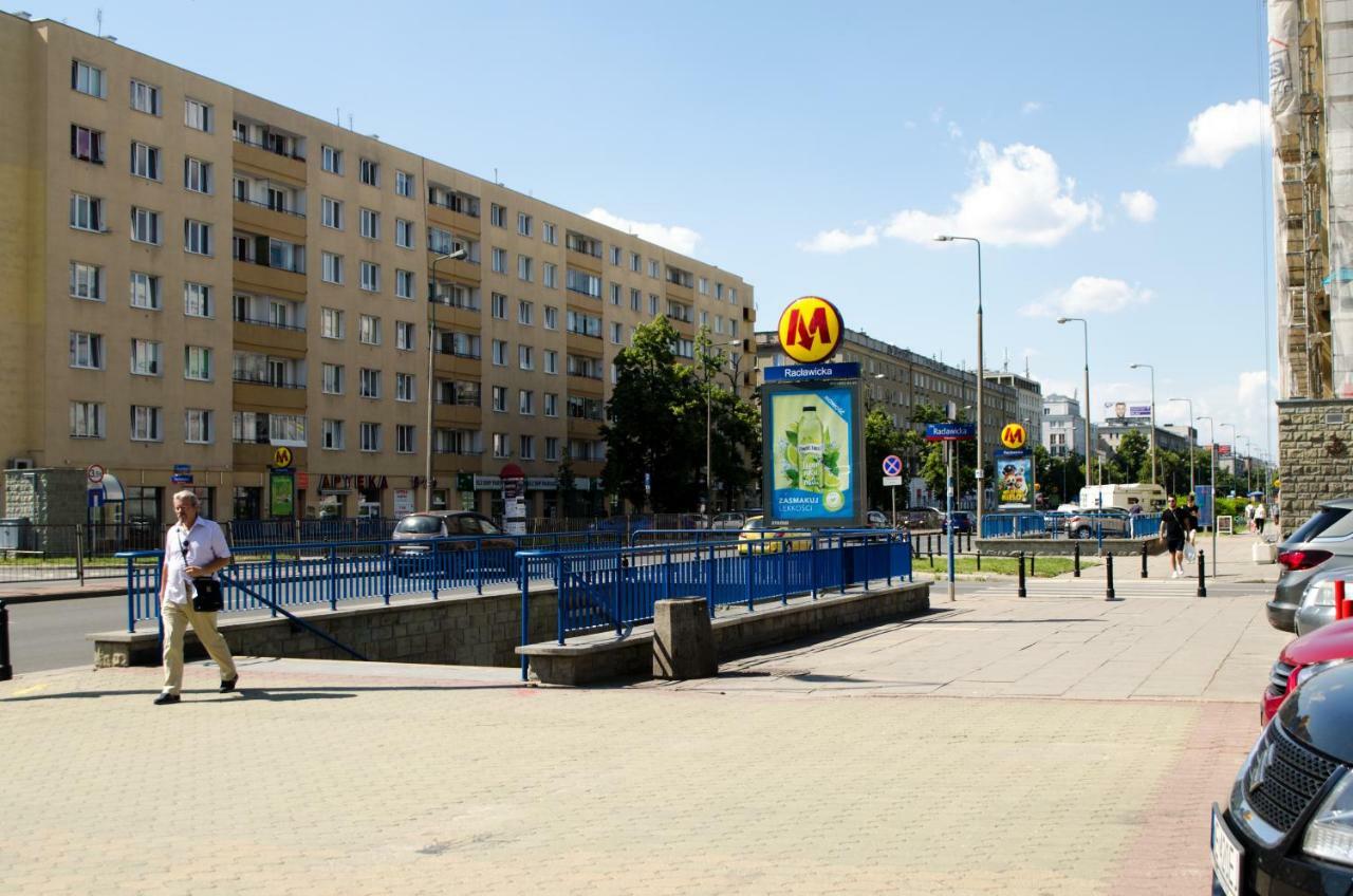 Slow Life Next To Metro Station Apartment *